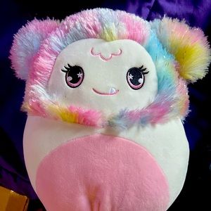 Squishmallow Yeti